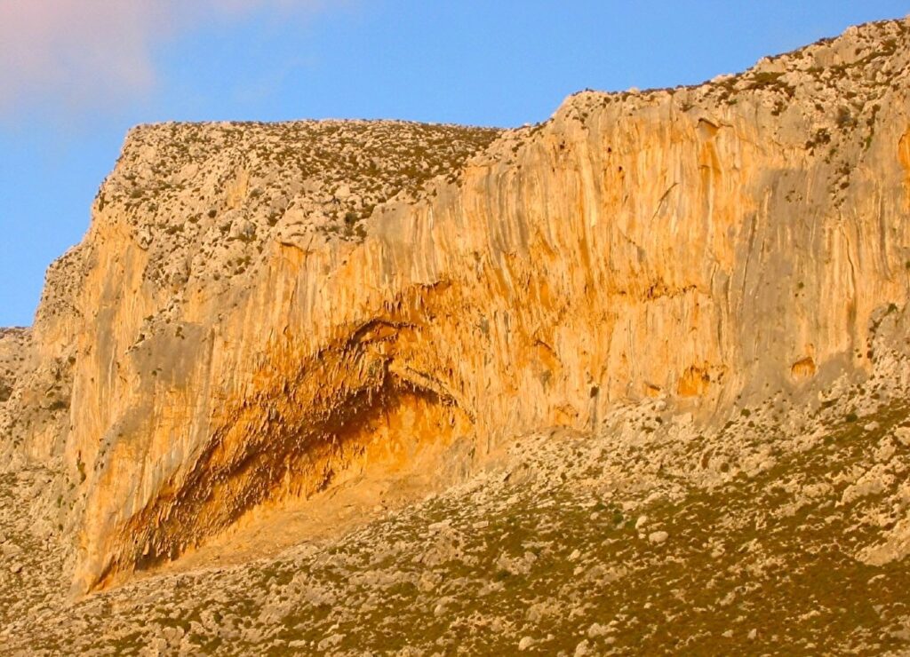 GRANDE GROTTA – Kalymnos Climbing Sector